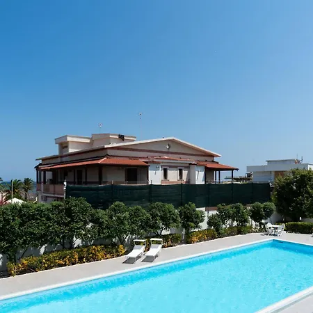 Mar Mar Con Piscina By Wonderful Italy וילה